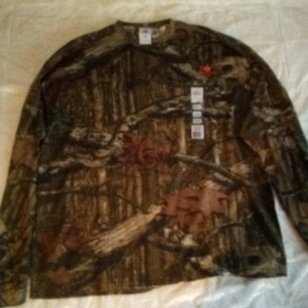 Mossy Oak long sleeve shirt